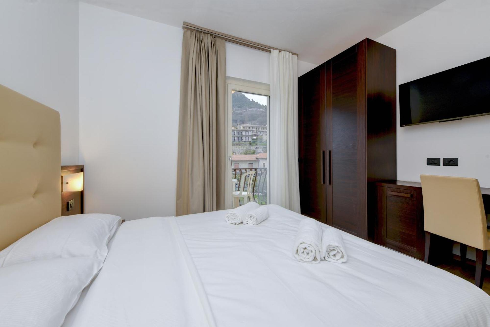 Hotel Bellavista Tignale Eksteriør billede