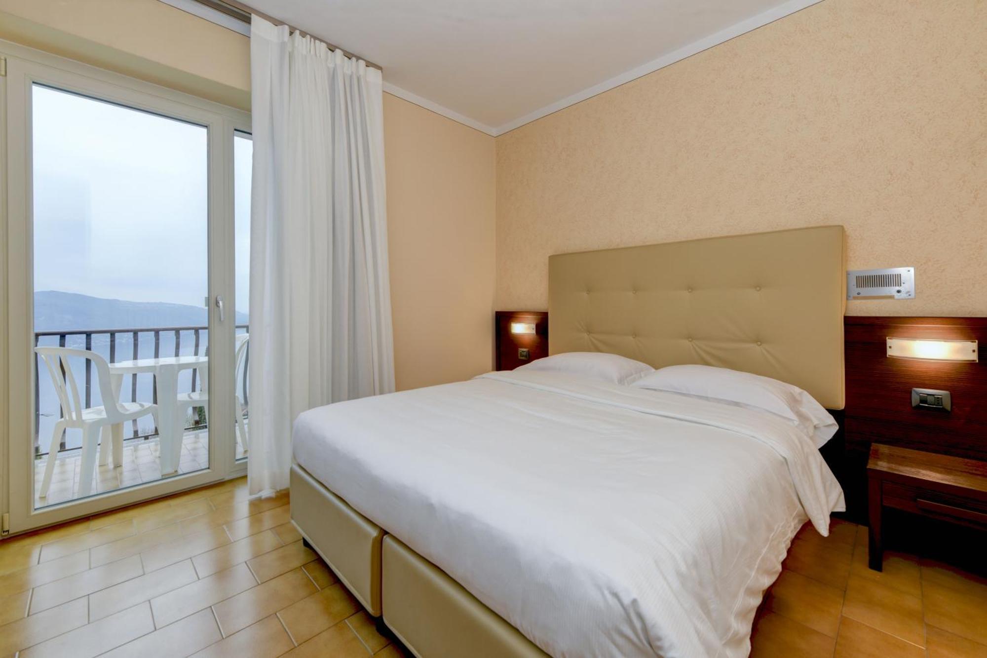 Hotel Bellavista Tignale Eksteriør billede
