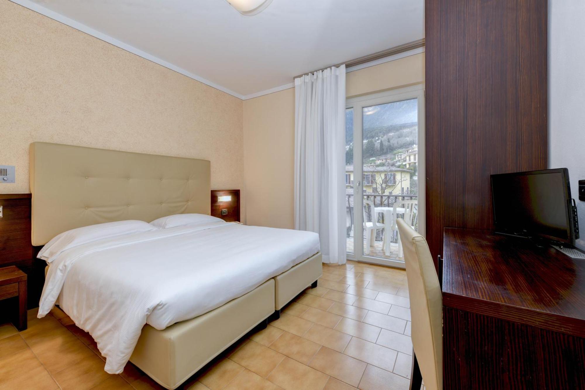 Hotel Bellavista Tignale Eksteriør billede