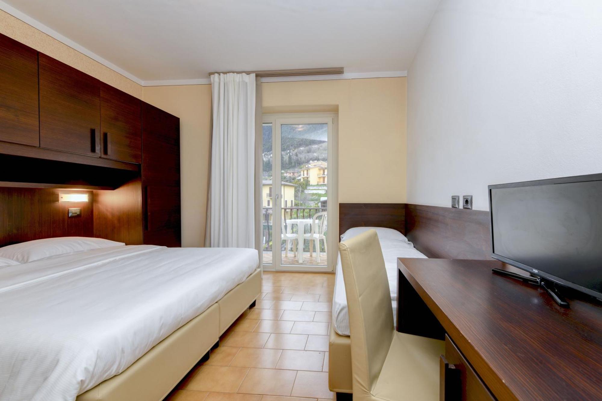 Hotel Bellavista Tignale Eksteriør billede
