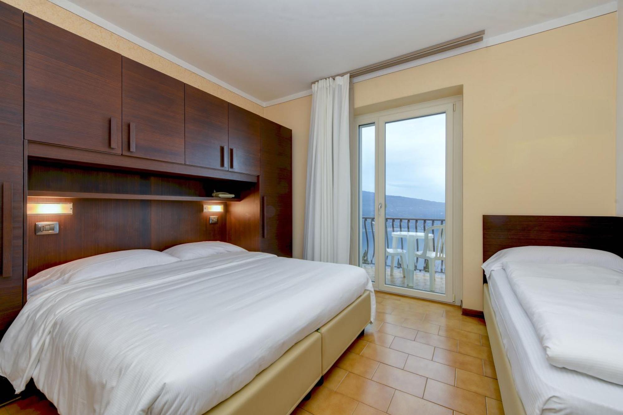 Hotel Bellavista Tignale Eksteriør billede