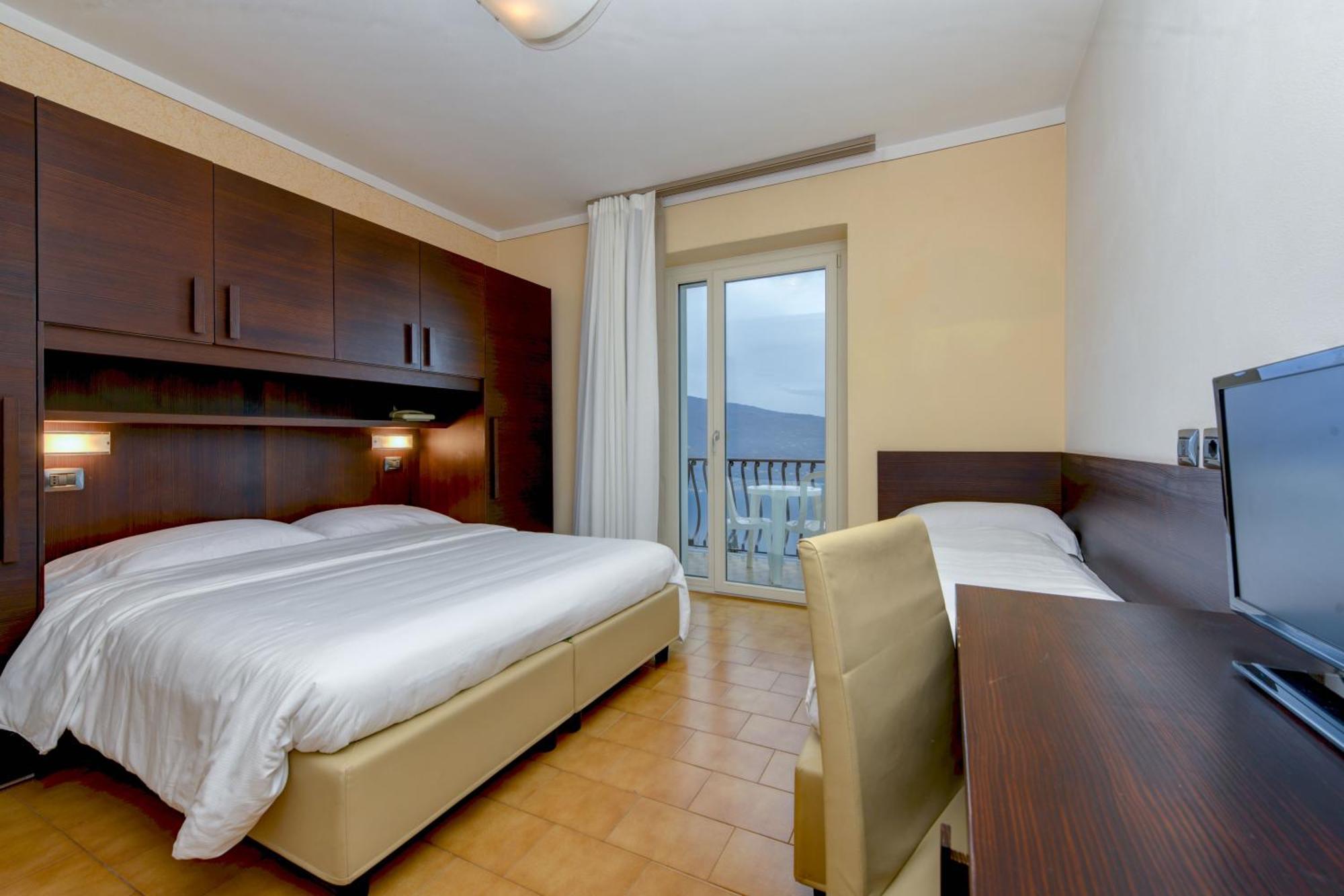 Hotel Bellavista Tignale Eksteriør billede