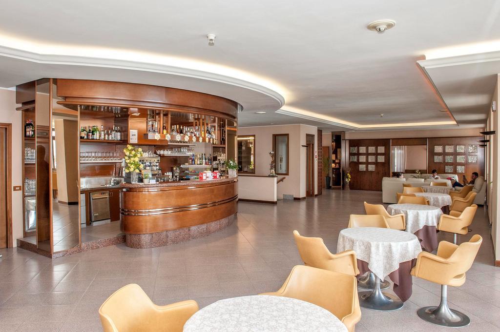 Hotel Bellavista Tignale Eksteriør billede